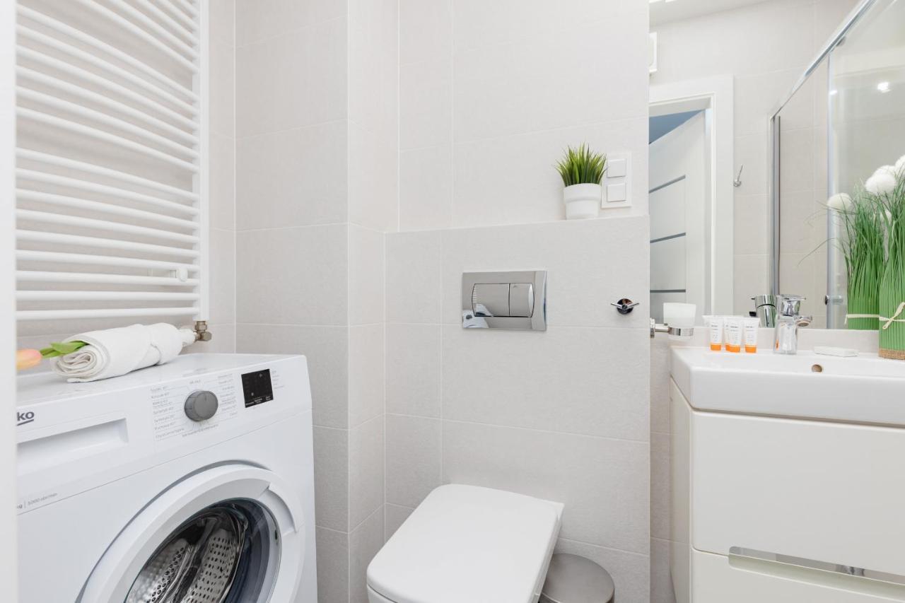 Apartament Studio with Balcony Warsaw Kokoryczki by Renters Zewnętrze zdjęcie